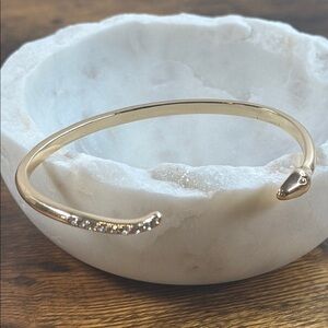 Elegant Gold Bracelet with Crystal Accents